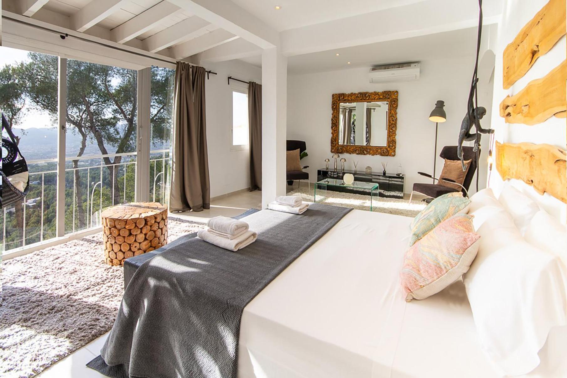 Tikal Villa Can Furnet